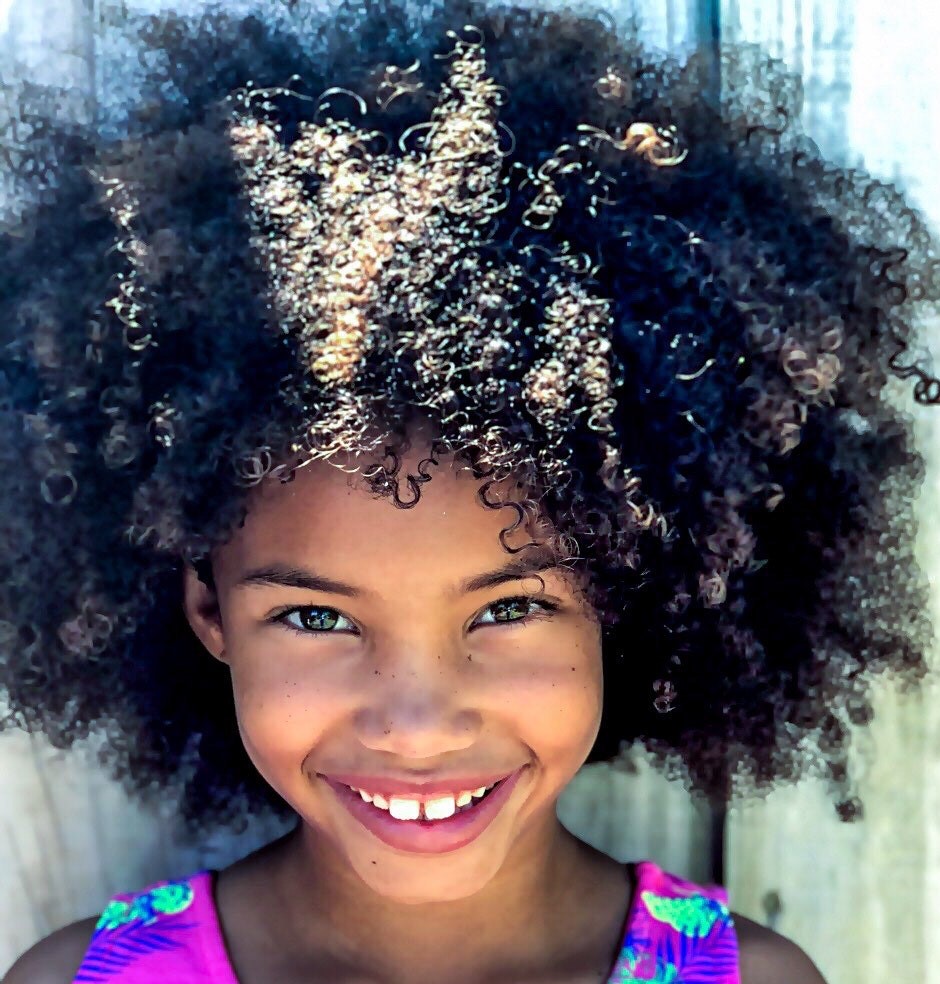 Cuidados del cabello rizado y afro de los niños - Todo Afro